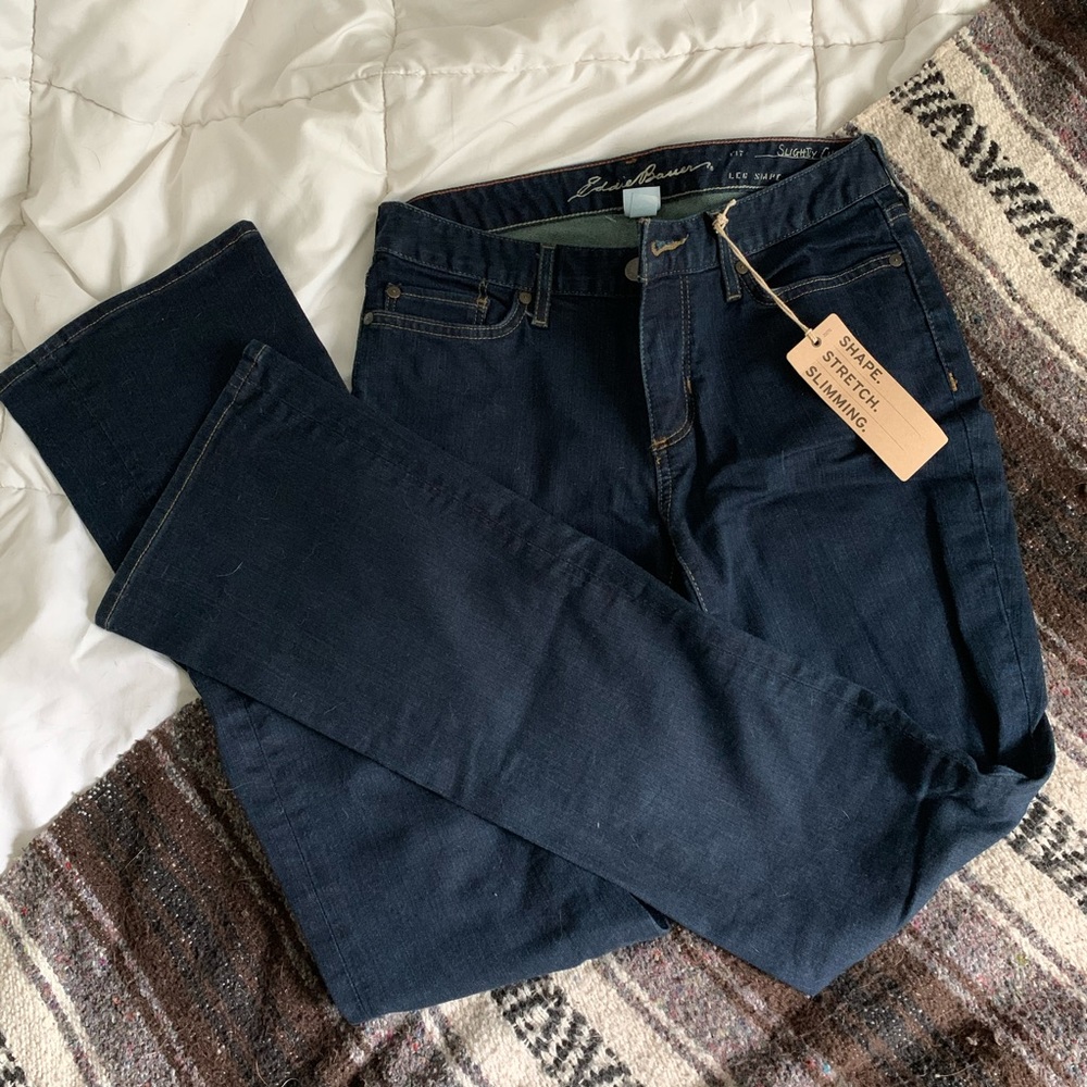 “Slightly curvy” bootcut jeans